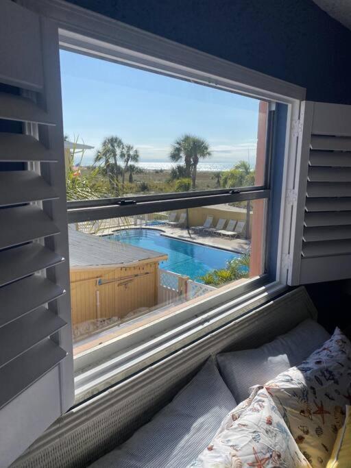 Beachfront Condo On Quiet Treasure Island- 1 Bed St. Pete Beach Bagian luar foto