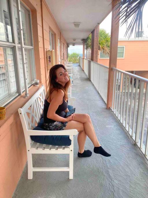 Beachfront Condo On Quiet Treasure Island- 1 Bed St. Pete Beach Bagian luar foto