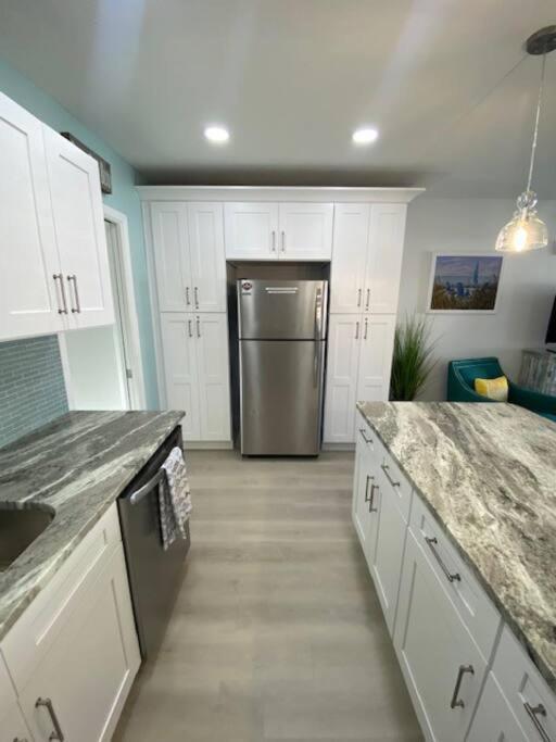 Beachfront Condo On Quiet Treasure Island- 1 Bed St. Pete Beach Bagian luar foto