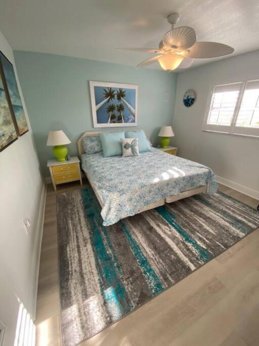 Beachfront Condo On Quiet Treasure Island- 1 Bed St. Pete Beach Bagian luar foto