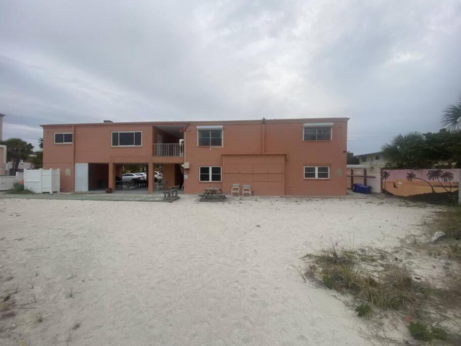 Beachfront Condo On Quiet Treasure Island- 1 Bed St. Pete Beach Bagian luar foto
