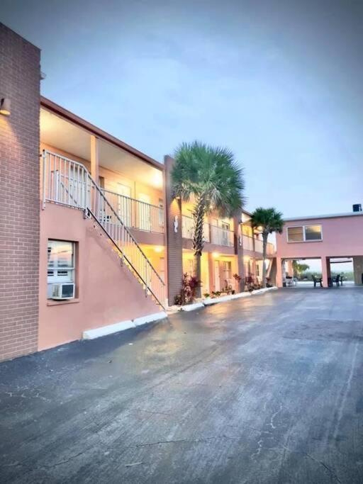 Beachfront Condo On Quiet Treasure Island- 1 Bed St. Pete Beach Bagian luar foto