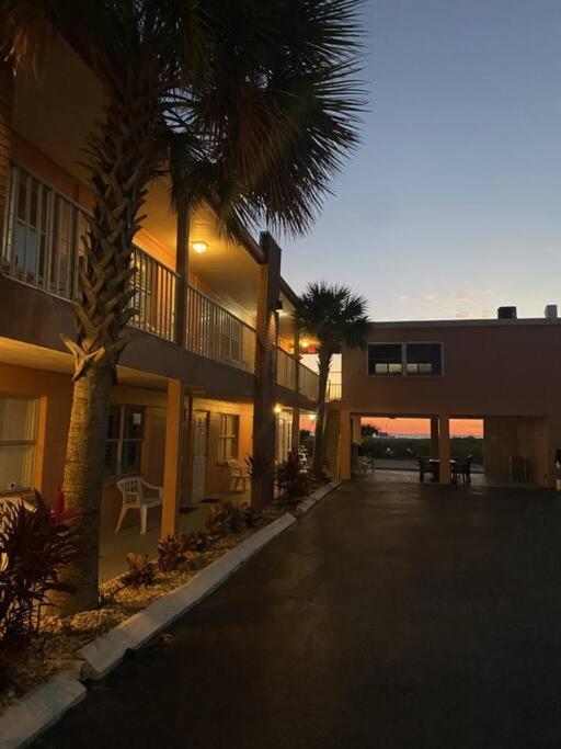 Beachfront Condo On Quiet Treasure Island- 1 Bed St. Pete Beach Bagian luar foto